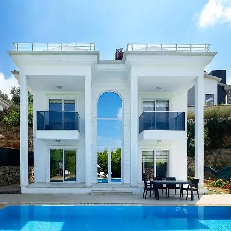 Ege: Your Ultimate Escape In Oludeniz With A Private Pool, Surrounded By Nature With Pool And Garden In Oludeniz, Babadag