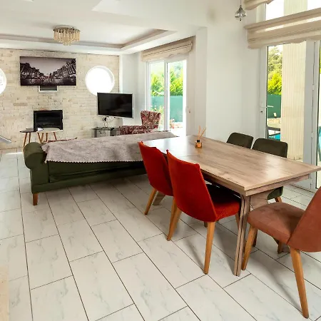 Сasa de vacaciones Ege: Your Ultimate Escape In Oludeniz With A Private Pool, Surrounded By Nature With Pool And Garden In Oludeniz, Babadag